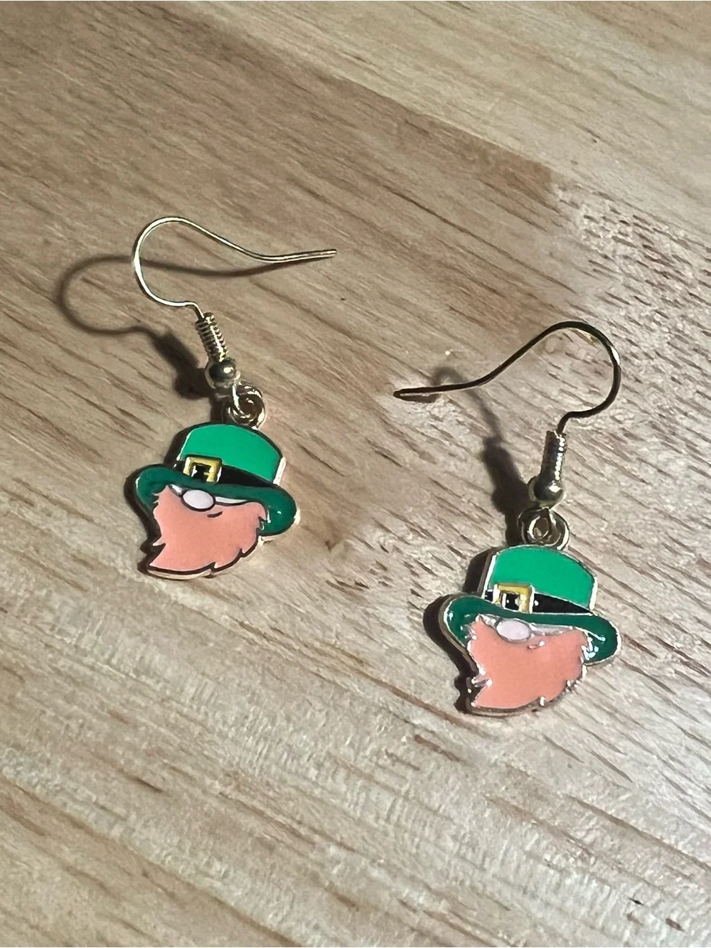 Green Leprechaun Hat Kids Dangle Earrings E129